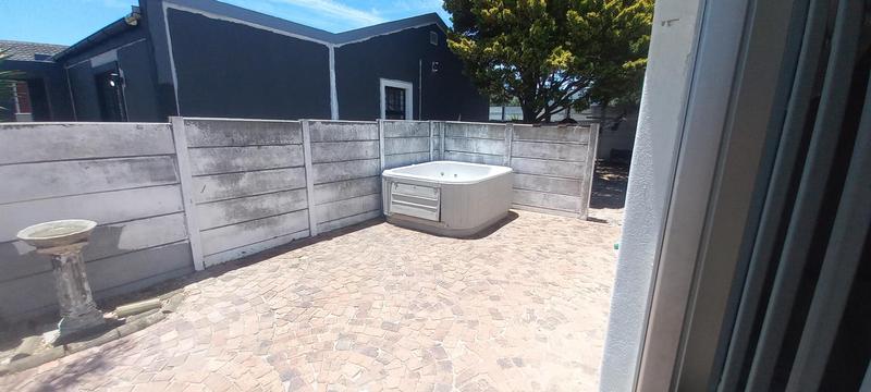 2 Bedroom Property for Sale in Richwood Western Cape